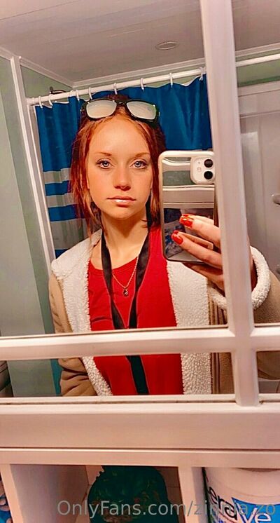 Redheadoceaneyes