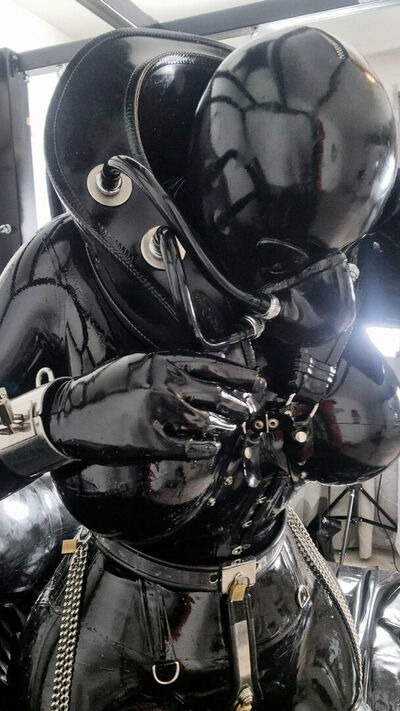 Rubberdollemma