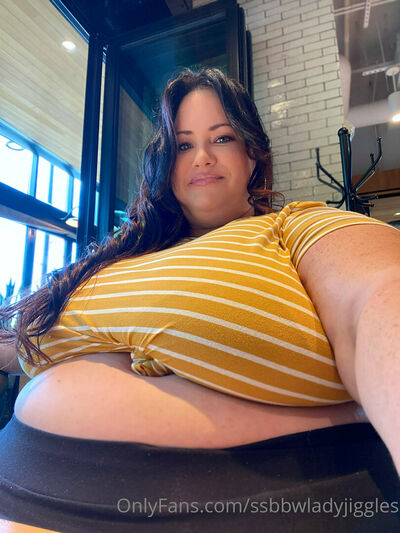 Ssbbwladyjiggles