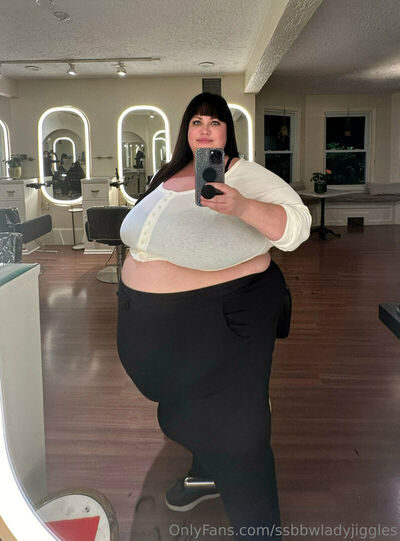 Ssbbwladyjiggles
