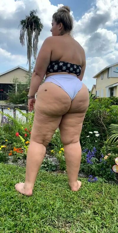 Thebigbootybarbie