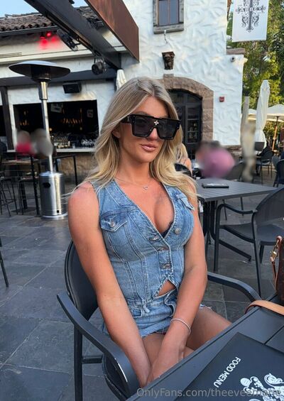 Theeveemarie