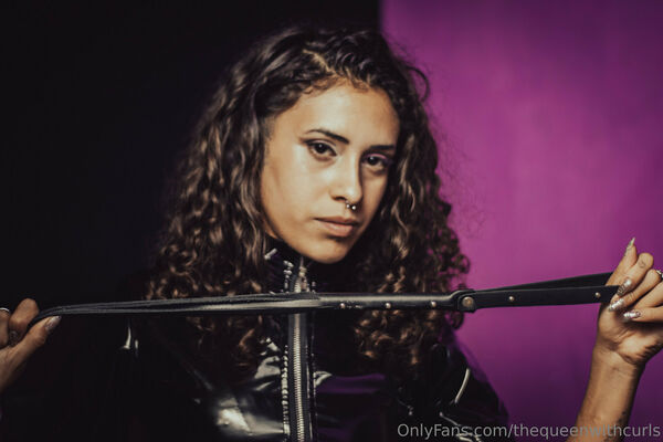 Thequeenwithcurls