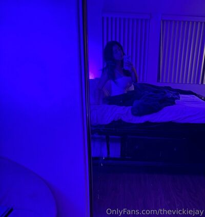 Thevickiejay