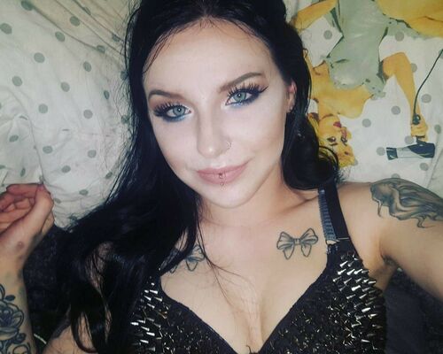 Thrashmetaldoll