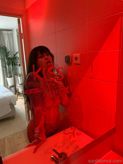 Xmishacrossx