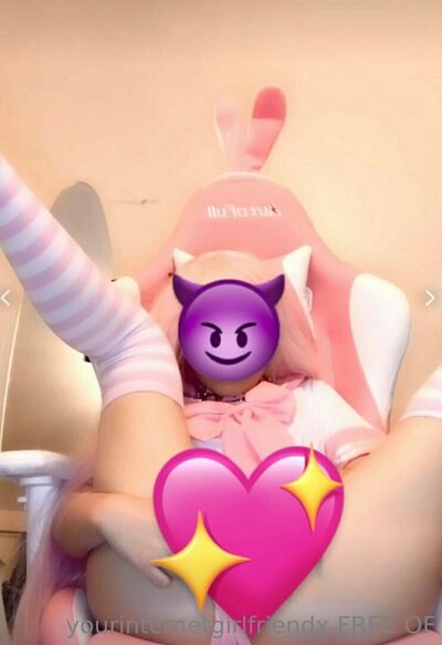 Yourinternetgirlfriendx