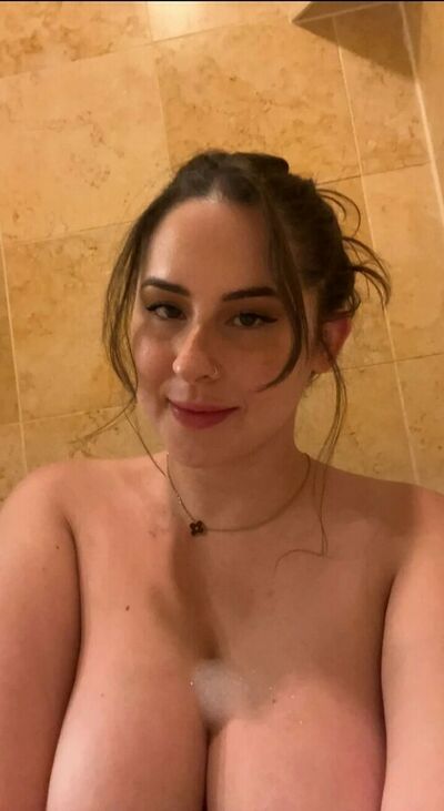 Yourmomzchesthair