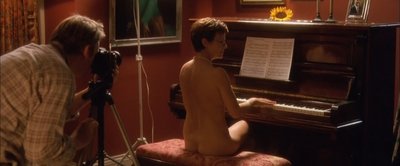 Джули Уолтерс