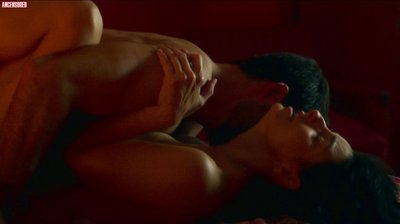 Айслинн Дербез