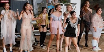 Элени Букли