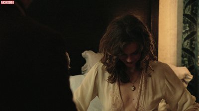 Николь Стейнведелл