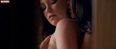 Астрид Оваллес