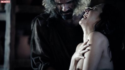 Джулия Карнеро