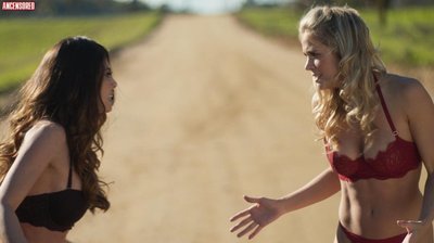 Лорен Комптон