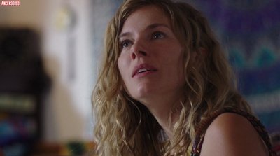 Сиенна Миллер