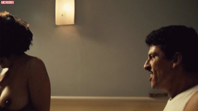 Джули Харди