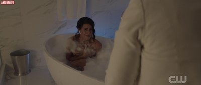 Рошель Окойе