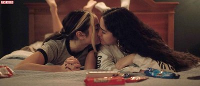 Хейли Санчес