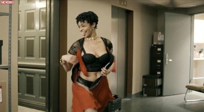 Адриенна Уэллс