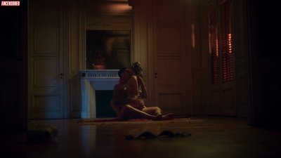 Анжела Торрес