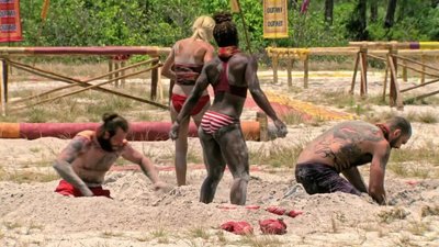 Алесия Холден